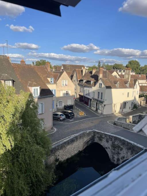 Duplex Bord De L'Eure - Parking Inclus - Jolie Vue Sur La Cathedrale Lejlighed Chartres Eksteriør billede